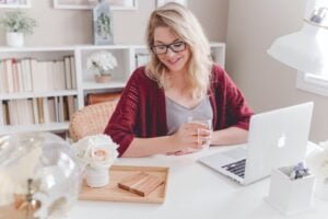 5 Warning Signs Your Remote Team Needs Sales Training