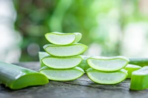 The Surprising Benefits of Combining Honey and Aloe Vera for Radiant Skin