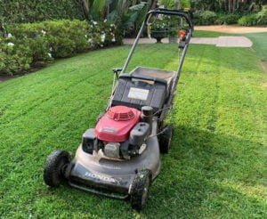 Different Types of Lawn mowers you can get in Kenya