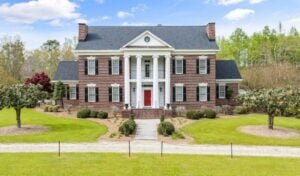 10 Essential Factors to Consider for a Custom Home Design That Reflects Your Lifestyle