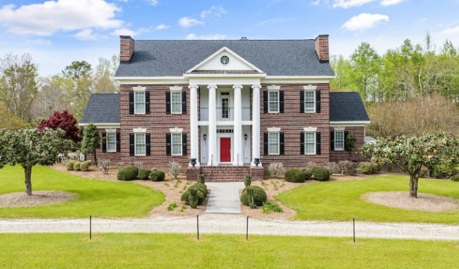 10 Essential Factors to Consider for a Custom Home Design That Reflects Your Lifestyle