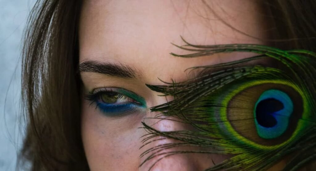 Nourishing Your Eyes, Changing Your Hue: Natural Eye Color Shift with Food