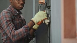 The Importance of Hiring Professional Electricians in Derby and Nottingham