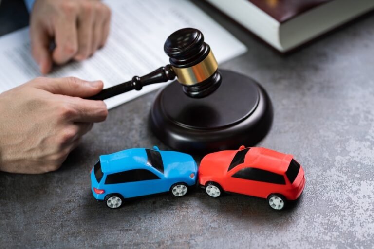 7 Signs You Need to Hire a Personal Injury Attorney After an Accident