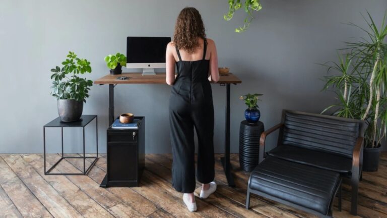 Productivity and Connectivity: The Synergy of Sit-Standing Desks and VoIP Phones