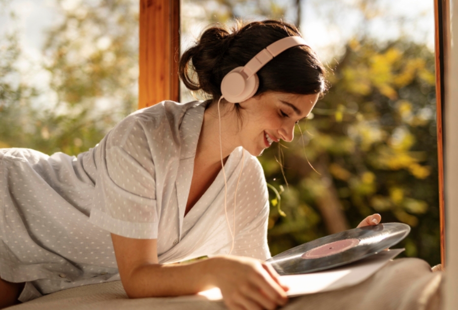 5 Best Sensual Audiobooks That Will Make Your Cheeks Turn Crimson