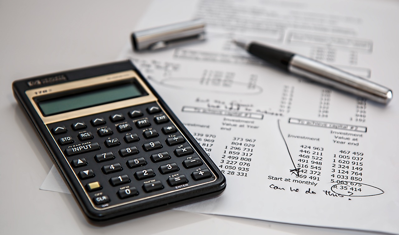 Managing Funeral Expenses: How Funeral Insurance and Credit Cards Can Work Together