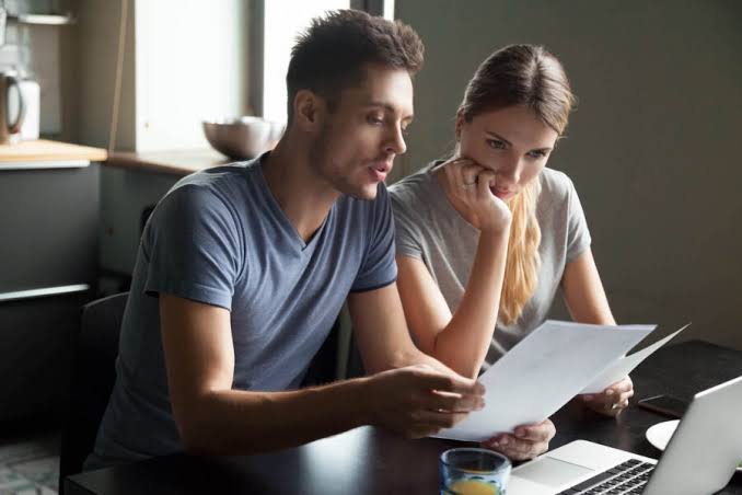 The Misconceptions and Benefits of Having Separate Accounts After Marriage