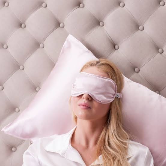 Overcoming Insomnia: Can a Silk Eye Mask Help?