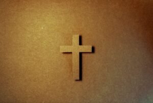 What is the difference between men’s and women’s cross rings