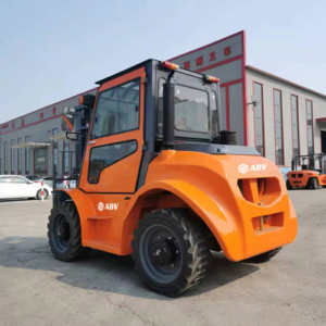 The Unique Advantages of Forklift Trucks for Tight Spaces