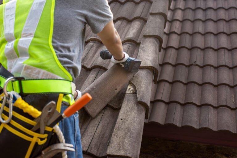 Hiring a Roofing Pro: The Key to a Lasting Roof Repair
