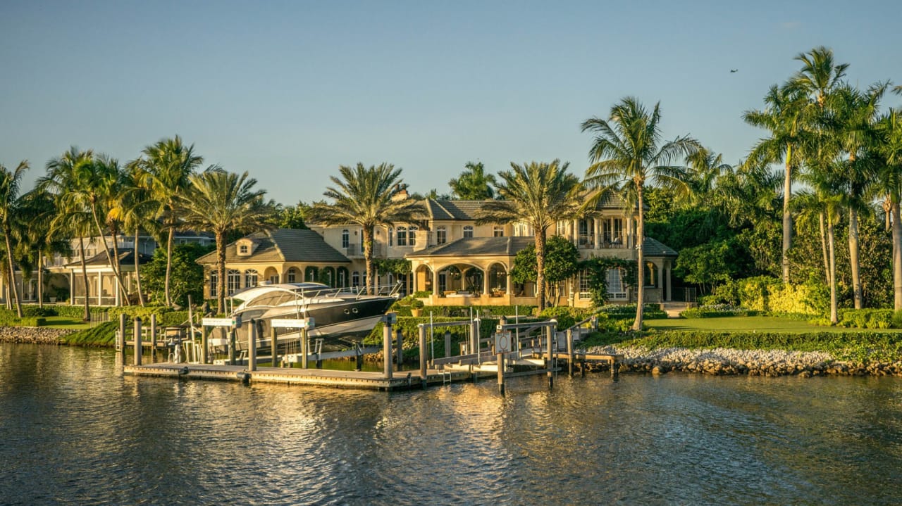 Exploring the Charm of Naples, Florida: A Vacationer’s Paradise