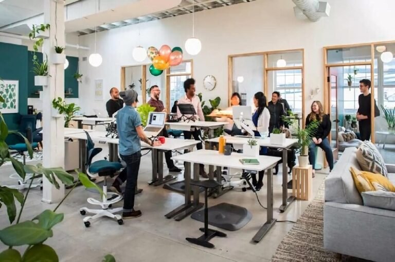 Cultivating Productivity and Health: The Benefits of Electric Standing Desks in Modern Office Workstations