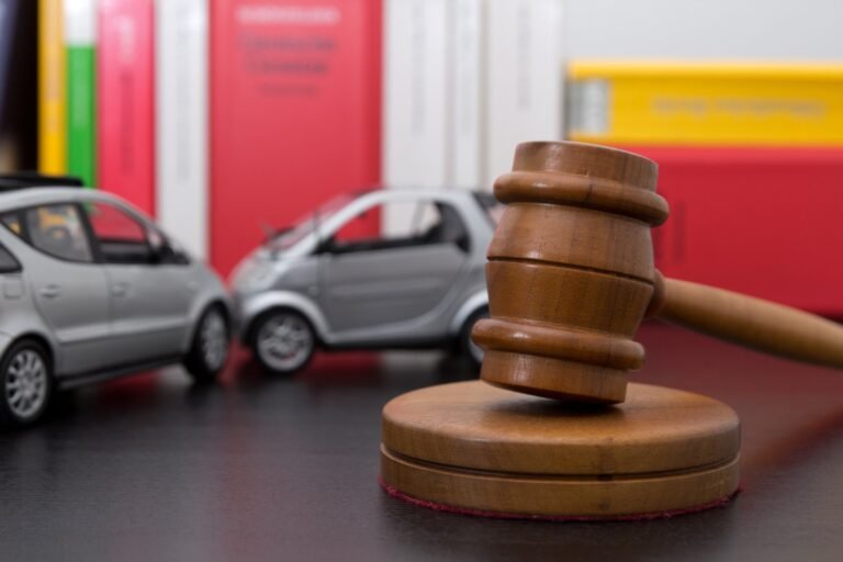 Navigating the Legal Process: A Guide to Auto Accident Lawsuits
