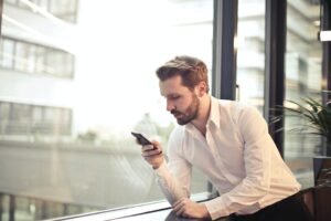 8 Reasons Your Business Needs to Deploy an SMS Marketing Strategy