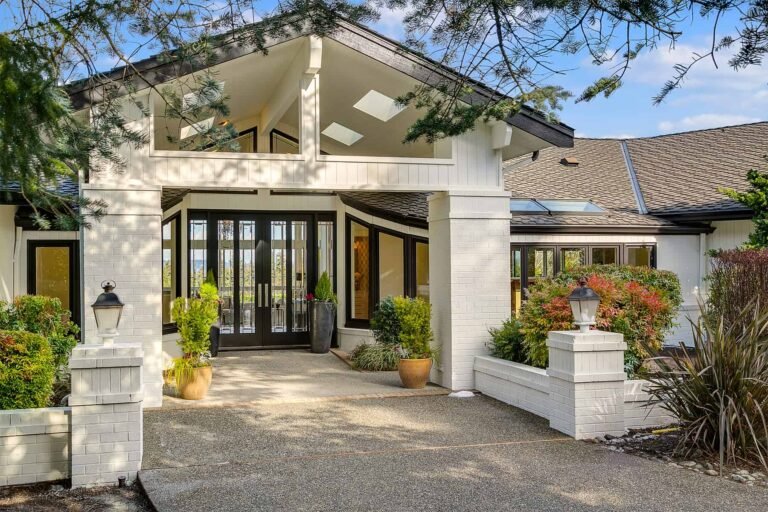 10 Fencing Ideas for Selling a Home: Boost Curb Appeal and Attract Buyers