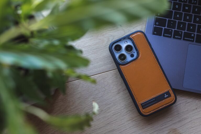 The Best iPhone 15 Cases for Tradesmen