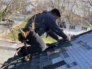 How to stay safe while working on roofs?