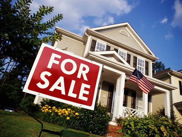 What is the best strategy for selling a house?