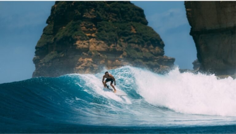 Top 10 best surf spots in Florida