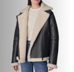 Strength and Femininity: The Bombardier Cuir Femme in Light