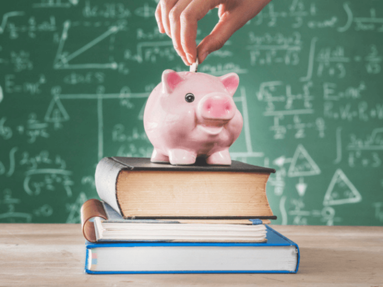 From Campus to Cash: How Hindi Students Can Boost Their Finances