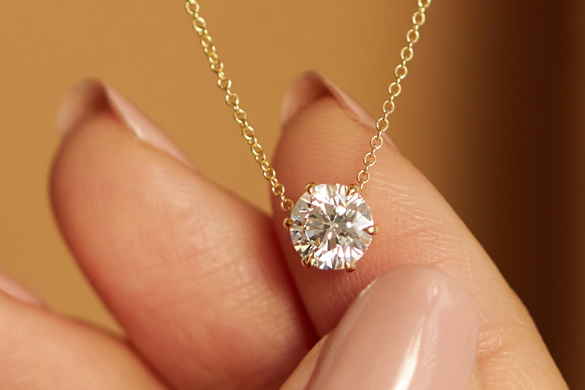 8 Factors To Consider When Choosing A Diamond Pendant in 2024