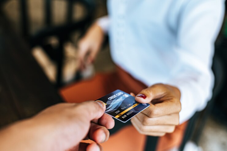 Smart Strategies for Using Credit Cards Wisely
