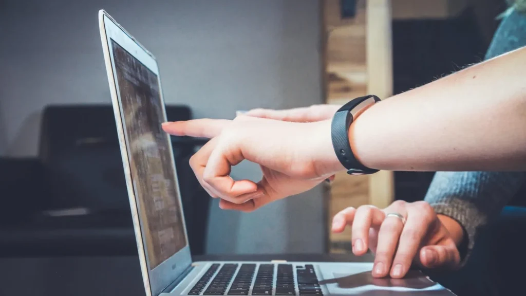 When should you hire an SEO consultant? When should you hire an SEO consultant?
