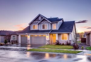 The Benefits of Touring Real Estate Model Homes Before Buying