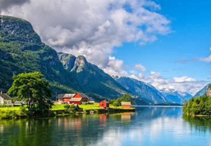Exploring the Enchanting Beauty of Scandinavia: Unforgettable Tours Await!