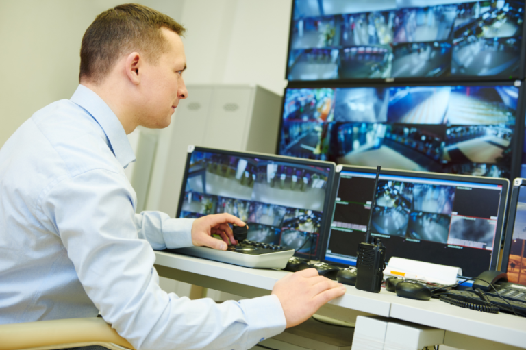 Top Benefits of Working with Licensed Investigators for Surveillance Need