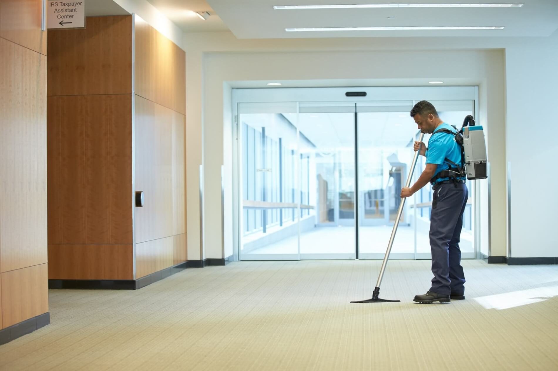 Choosing the Right Commercial Janitorial Service for Your Fresno Business