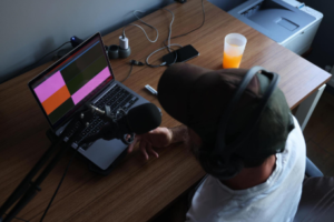 Acting Beyond Borders: This Navigating Success with Online Acting Mentor