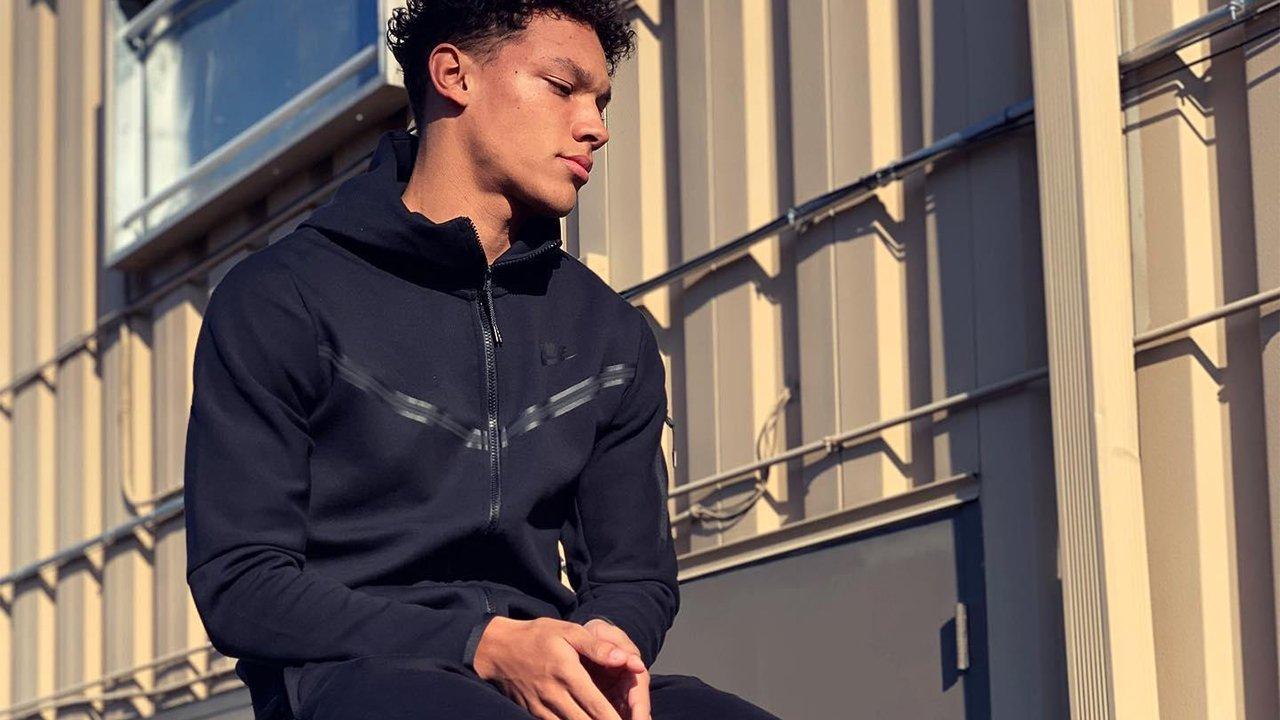 How Nike Tech Fleece Keeps You Warm