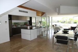 How to Keep Your Home Fresh and Clean in Just 15 Minutes a Day
