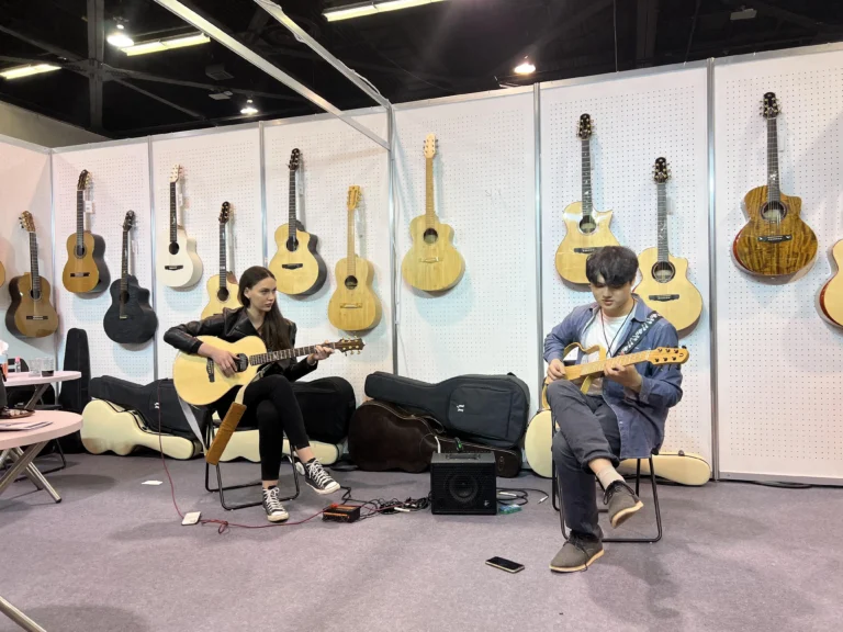 Why Do People Follow RayRen98’s Financial Insights?