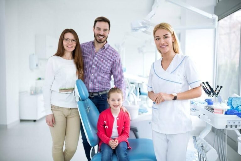 Choosing the Right Dental Clinic: A Guide to Quality Family Oral Care