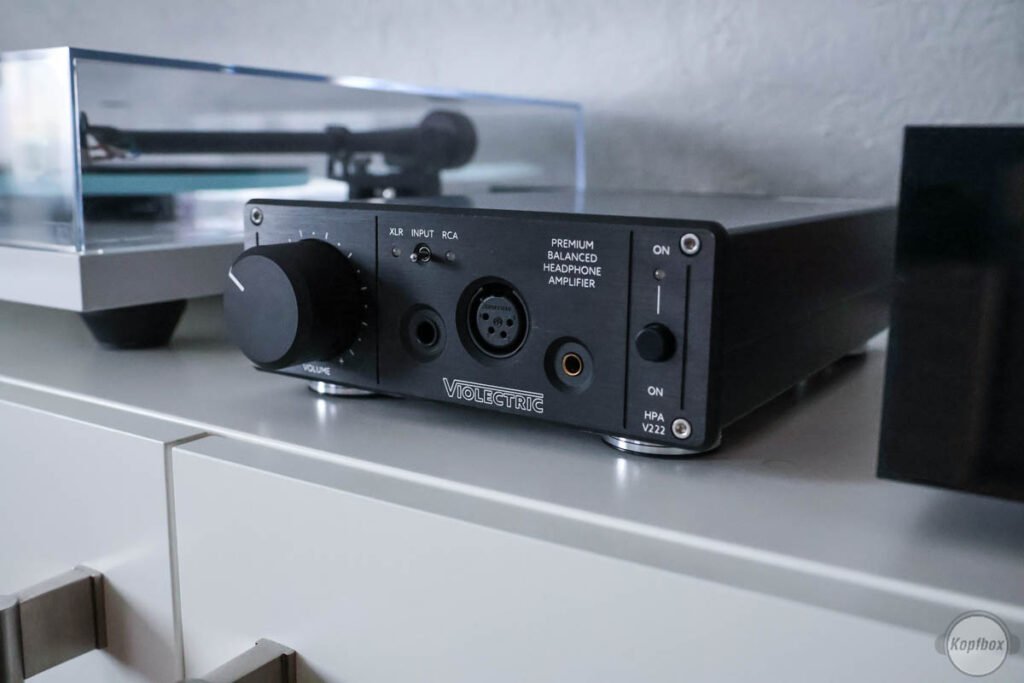 Violectric V322: A High-End Headphone Amplifier for Audiophiles Violectric V322: A High-End Headphone Amplifier for Audiophiles