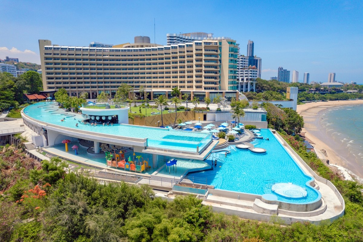 Indulge In An Ultra Luxury Hotel in Pattaya By The Beach With The Royal Cliff Hotels Group