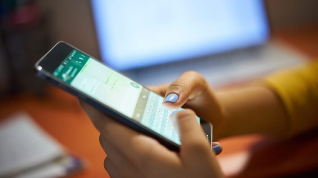 How Small Businesses Can Use WhatsApp to Grow