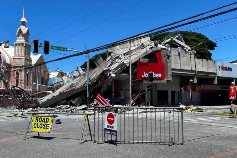 Earthquake of Magnitude 7.8 Strikes Off Southern Philippines, 15 Feared Killed